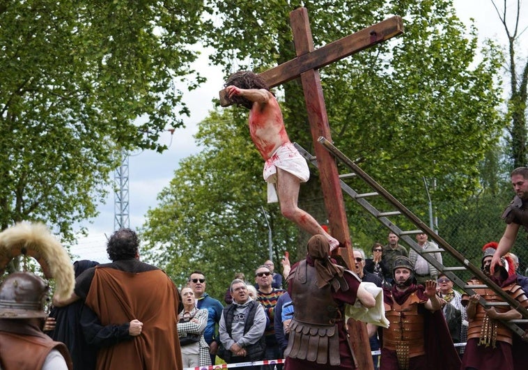 Susto histórico en Arkotxa: se cae el Cristo de la cruz por primera vez en 57 años